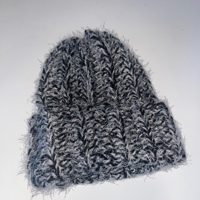 GREY MOSS BEANIE